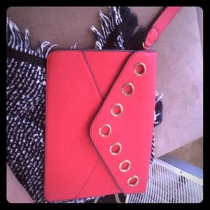 Red clutch